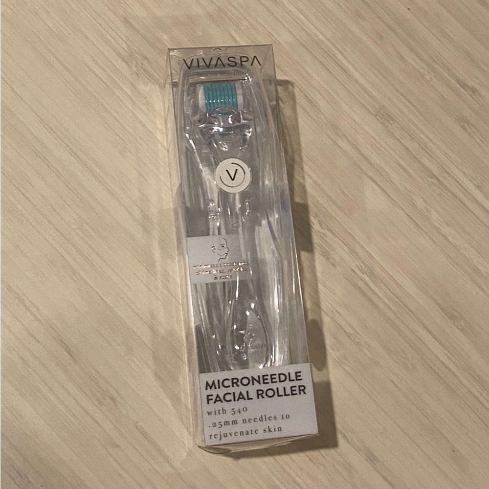 Vivaspa Facial Microneedle Roller
System With 540.25mm To Rejuvenate Skin New